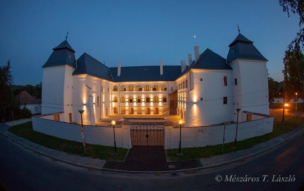 Egervári Várkastély Exterior foto